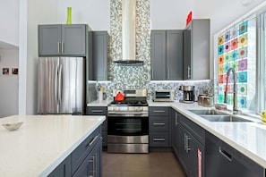 House, Multiple Beds, Pool Access, Pool View (Demuth Park Desert Oasis) | Private kitchen | Fridge, microwave, oven, stovetop