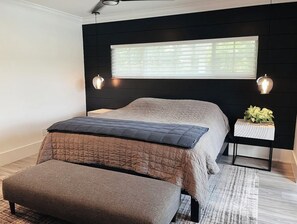 2 bedrooms, iron/ironing board, WiFi, bed sheets - 2 Bdrm Home w/ Pool, Hot Tub, & Lake Views - Two Miles From Beach! (Bonita Springs)