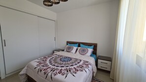 1 slaapkamer, een strijkplank/strijkijzer, wifi, beddengoed