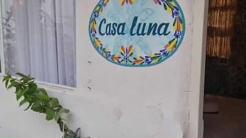 Cabaña romántica, 1 habitación | 1 habitación, edredón, cortinas blackout y wifi gratis