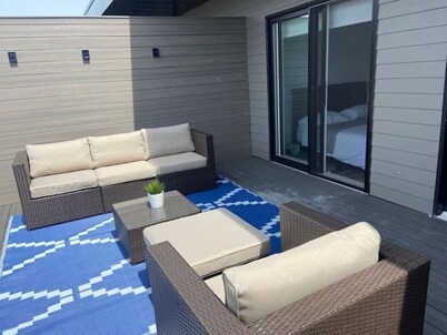 Minutes To The Falls:  Stylish Townhome Gem!