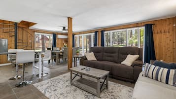 Cabin, Berbilang Katil, Balcony | Ruang tamu