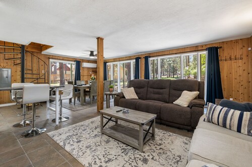 Deschutes Riverwoods Retreat