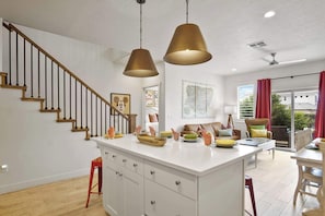 Maison mitoyenne, plusieurs lits, patio, vue montagne (Disney in the Desert) | Intérieur