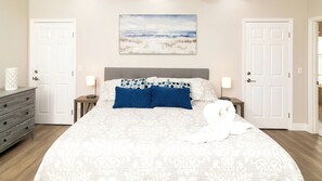 House, Multiple Beds, Pool Access, Ocean View | 4 bedrooms, individually decorated, individually furnished, free WiFi - Dolphin Resort (Tampa)