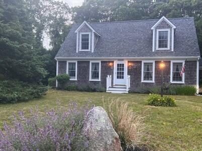 Vineyard Haven Oasis!