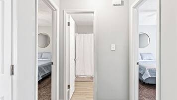 House, 2 Queen Beds, Fireplace | Interior