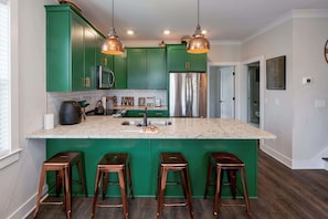 Townhome, Multiple Beds, Balcony | Private kitchen