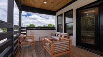 House, Multiple Beds, Kitchen, Garden View | Property grounds