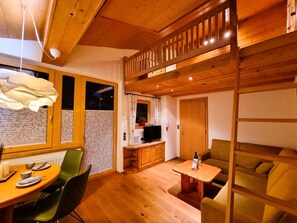 TV - Rätia II by Interhome (Pfunds-Samnaun)