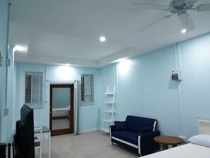 1 habitación, tabla de planchar con plancha, wifi y ropa de cama 