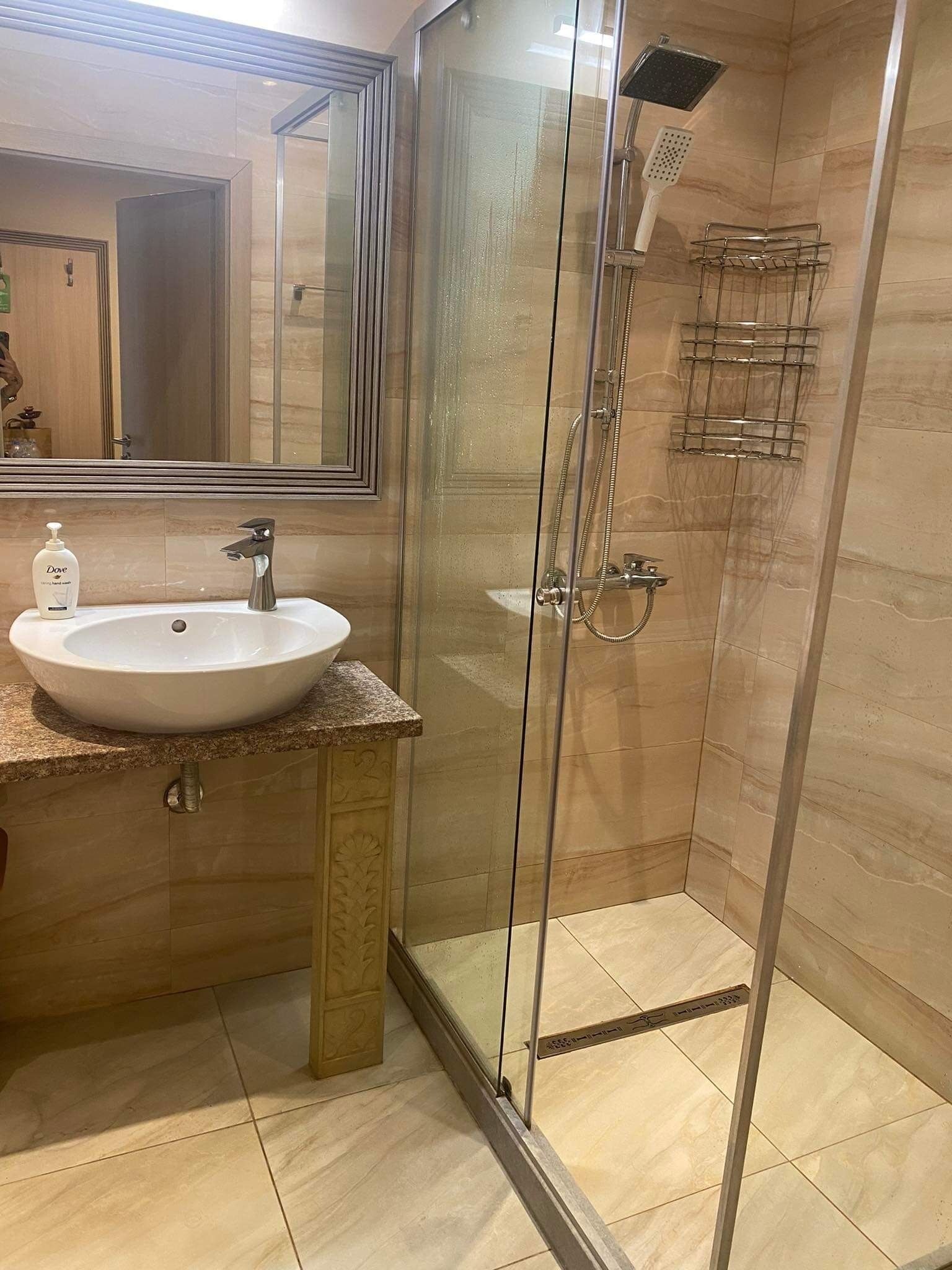 Dusj, hårføner, bidé og håndklær