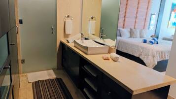 1 quarto, ferros/tábuas de passar roupa, Wi-Fi, roupa de cama