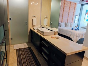 1 bedroom, iron/ironing board, WiFi, bed sheets - Steps to the beach and 5th Ave. Fast WIFI
Unit 203 (Playa del Carmen)