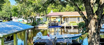 Mason Creek on Homosassa River, 2/1, pets yes, floating dock, back/front porch