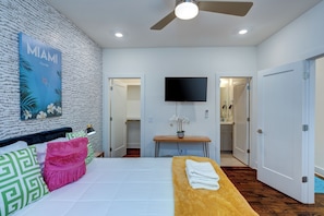 Room - Escape on Central Pike (Hermitage)
