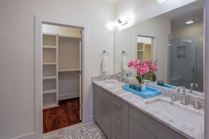 Bathroom - Escape on Central Pike (Hermitage)