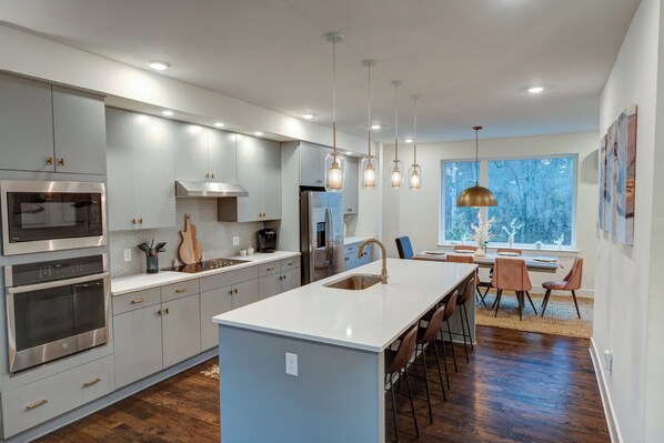 House, Multiple Beds, Kitchen, Garden View | Private kitchen | Fridge, microwave, oven, stovetop