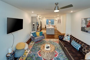 House, Multiple Beds, Kitchen, Garden View | Living area | TV