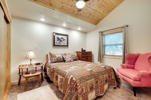 4 Schlafzimmer, Schreibtisch, Bügeleisen/Bügelbrett, Internetzugang