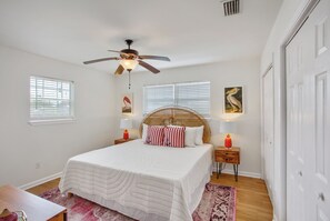 House, Multiple Beds, Balcony | 2 bedrooms, individually decorated, individually furnished, free WiFi - Estrella del Mar (Panama City Beach)
