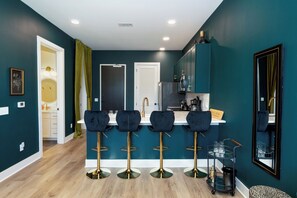 公寓客房, 多張床, 廚房 | 私人廚房 | 電冰箱、微波爐、烤箱、爐台