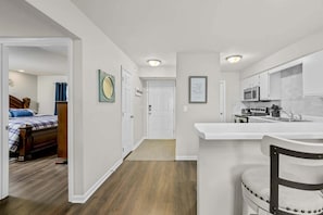 Condo, Multiple Beds, Pool Access, Golf View (Fairway Bunker Hideaway ) | Interior