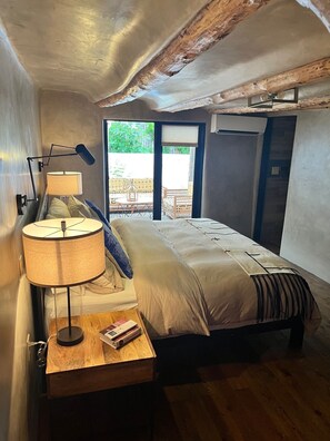 1 habitación, tabla de planchar con plancha, wifi y ropa de cama