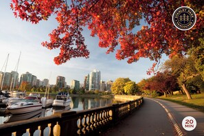 Marina - WestCoast Garden Suite | 1 Bedroom | Private | Quiet | Central | Modern (North Vancouver)