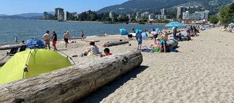 Maravillosa Suite con Jardín en la Costa Oeste