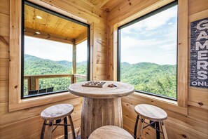 Dining - Fall in Love w/ our Indoor Pool, Hot Tub, Expansive Mtn Views, & Game Room! (Sevierville)