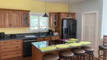 Fridge, microwave, dishwasher