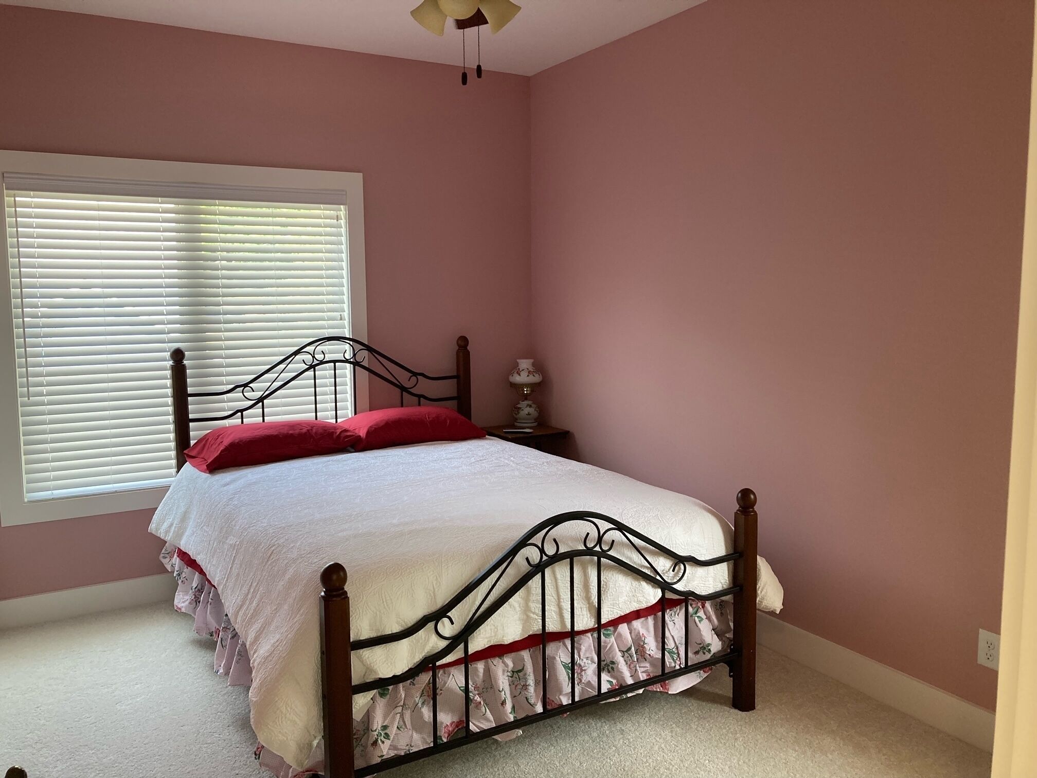 2 bedrooms, bed sheets