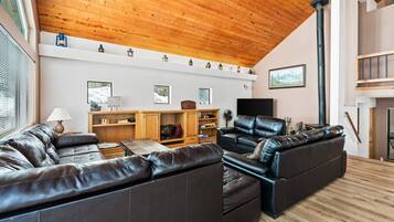 Cabin, Multiple Beds, Patio, Mountain View (Granite View Lodge) | Living area | TV