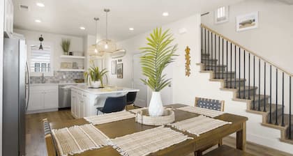 New Listing Happy Hawaiian