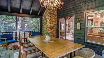 Cabin, nhiều giường, sân hiên, quang cảnh núi (Heavenly Hideaway) | Khu ẩm thực ngoài trời