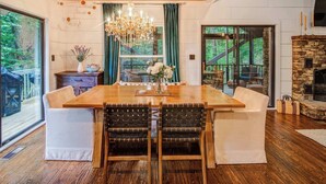 Cabane, plusieurs lits, patio, vue montagne (Heavenly Hideaway) | Restauration