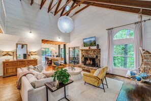 Cabin, Multiple Beds, Patio, Mountain View (Heavenly Hideaway) | Living area | 42-inch flat-screen TV with digital channels, fireplace