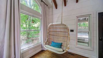 Cabin, Multiple Beds, Patio, Mountain View (Heavenly Hideaway) | Interior