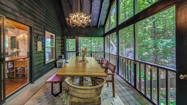 Cabane, plusieurs lits, patio, vue montagne (Heavenly Hideaway) | Restauration