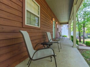 Terrace/patio - Hickory Hideaway - Communal Pool Access (Hollister)