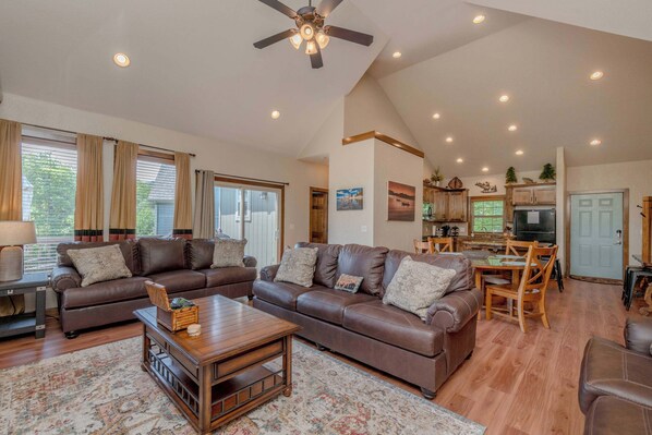 House, Multiple Beds, Patio, Garden View (Hickory Hideaway) | Living area | 42-inch flat-screen TV with digital channels, fireplace