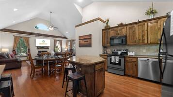 House, Multiple Beds, Patio, Garden View (Hickory Hideaway) | Private kitchen | Coffee/tea maker, cookware/dishes/utensils