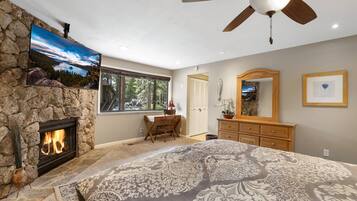 Condo, Multiple Beds, Hot Tub, Mountain View (Heavenly Haven) | 4 bedrooms, individually decorated, individually furnished, desk