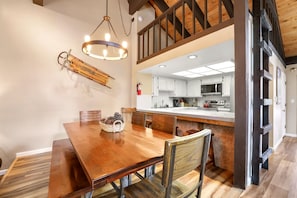 Condo, Multiple Beds, Hot Tub, Mountain View (Heavenly Haven) | Dining