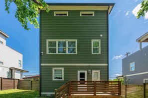 Exterior - Hello Goodbye (Nashville)