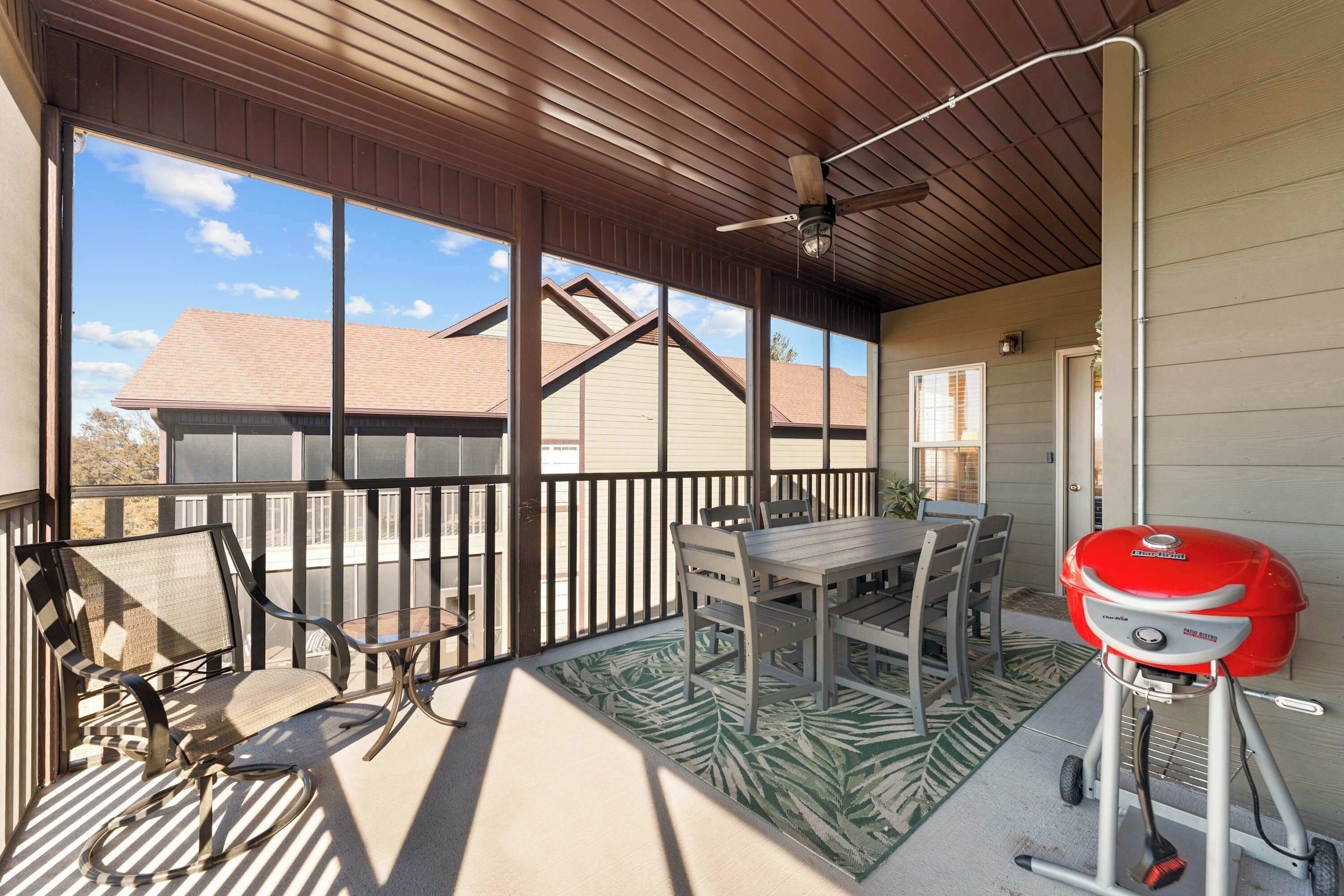 Resortwoning, Meerdere bedden, balkon, uitzicht op bergen (Honey Bee Inn ) | Buiten dineren