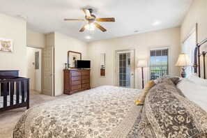 Townhome, Multiple Beds, Balcony, Mountain View (Honey Bee Inn ) | 3 bedrooms, individually decorated, individually furnished, bed sheets