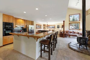 House, Multiple Beds, Balcony, Mountain View (Kitzbuhel Paradise) | Private kitchen