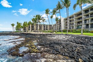 Property grounds - Kona By The Sea (Kailua-Kona)